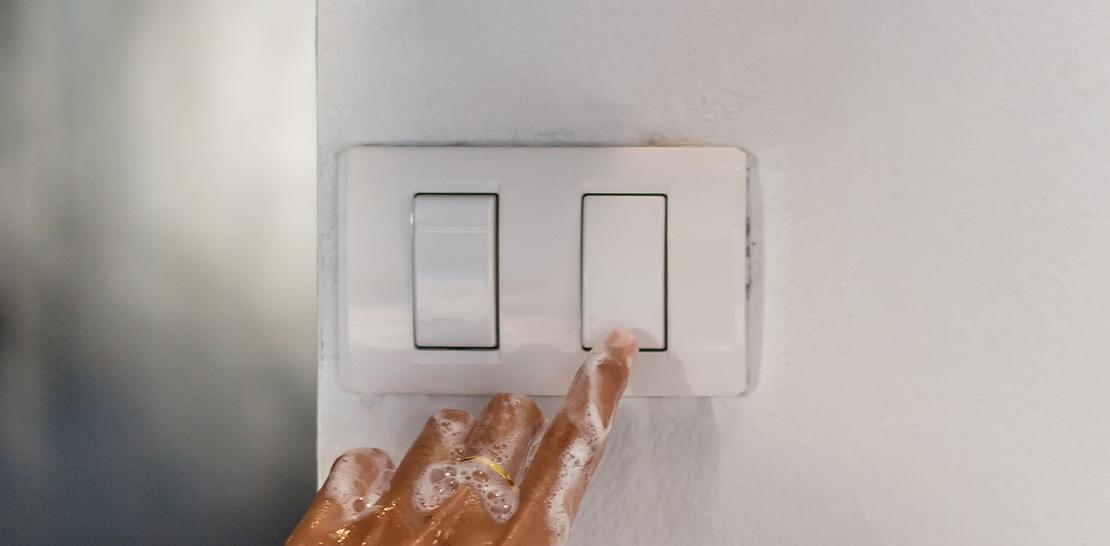 การป้องกันอันตรายจากไฟฟ้าดูด พร้อมวิธีปฐมพยาบาลเบื้องต้นอย่างปลอดภัย