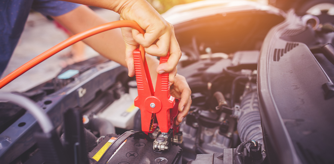 การพ่วงแบตเตอรี่รถยนต์ พร้อมวิธีการจั๊มแบตแบบถูกต้อง