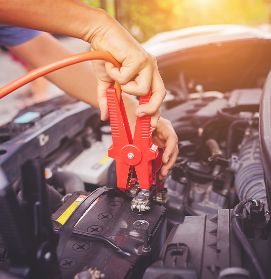 การพ่วงแบตเตอรี่รถยนต์ พร้อมวิธีการจั๊มแบตแบบถูกต้อง